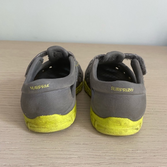 Velcro water shoes size 5 - Picture 3 of 4